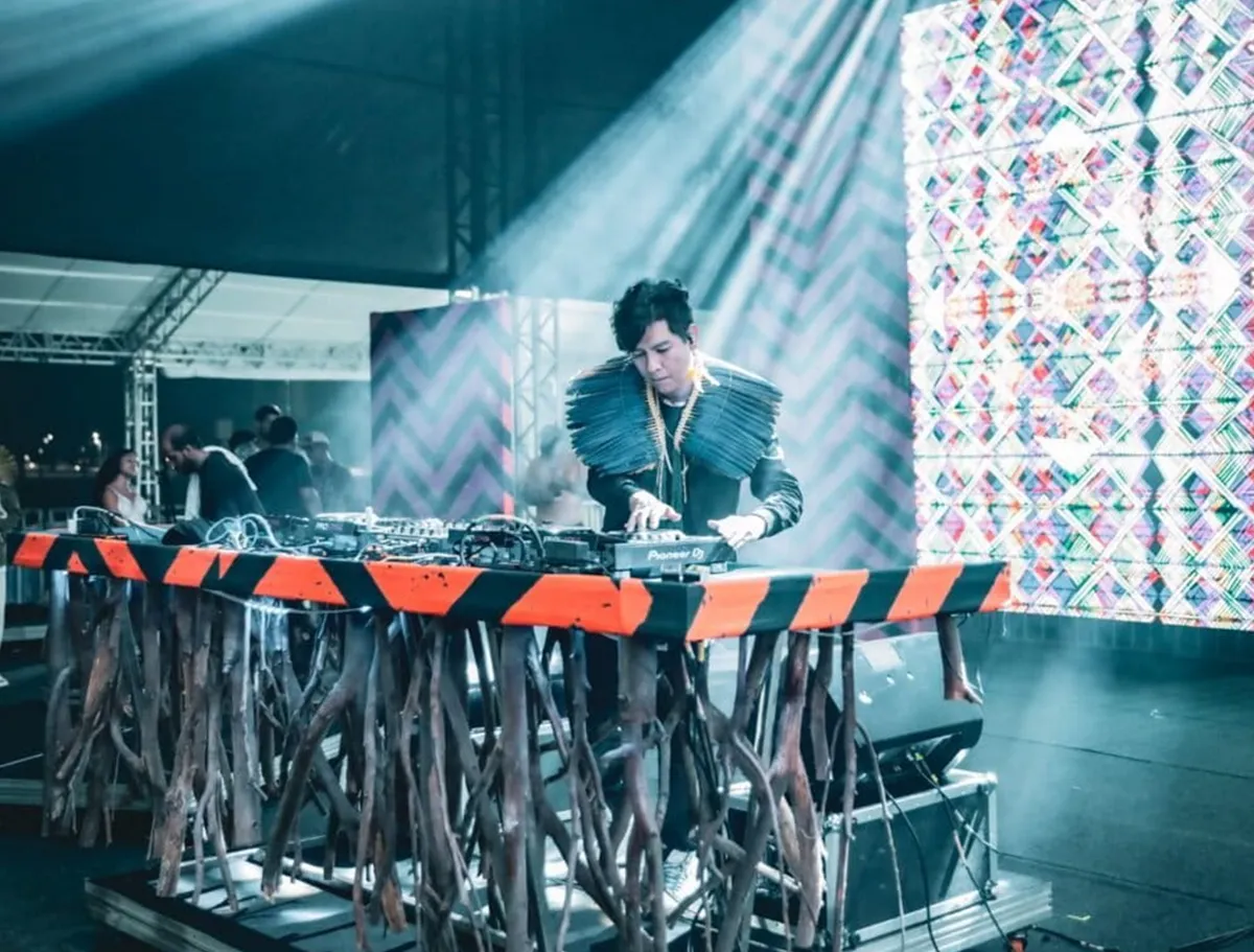 eric terena - DJ indigena ecuador